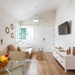 Homeforguest Modern And New Beachfront Apartamento La Oliva